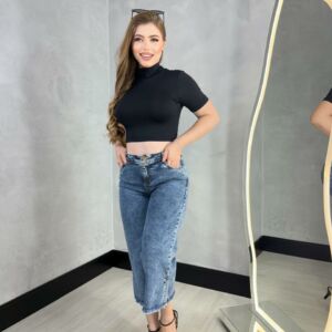 Calça Jeans Feminina Pantacourt Cintura Alta Barra Desfiada Lavagem Clara Moda Casual