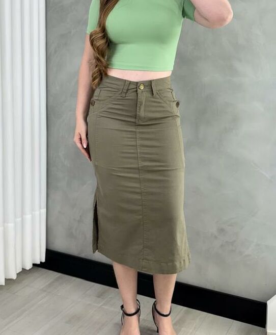 Saia Jeans Mídi Botão no Bolso Fenda Lateral Cintura Alta Feminina
